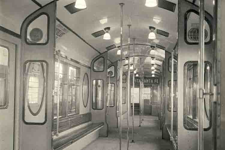 Interior of a Series 100 train, 1920s. Unknown author. Source: TMB Foundation Archive.