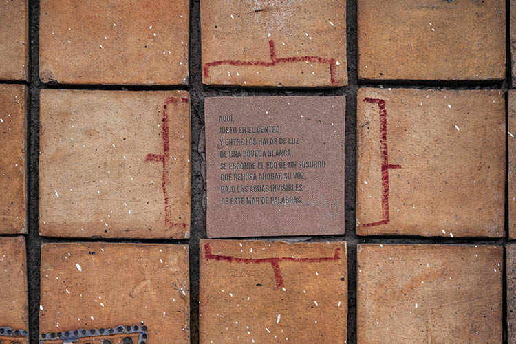 Detalle de baldosa recuperada