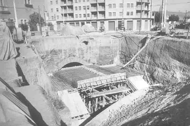 Construction works on Virrei Amat station, 1957. Unknown author. Source: TMB Foundation Archive.