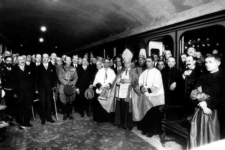 Opening of the Metro Transversal at Catalunya station, 1926. Photograph by Brangulí. Source: TMB Foundation Archive.