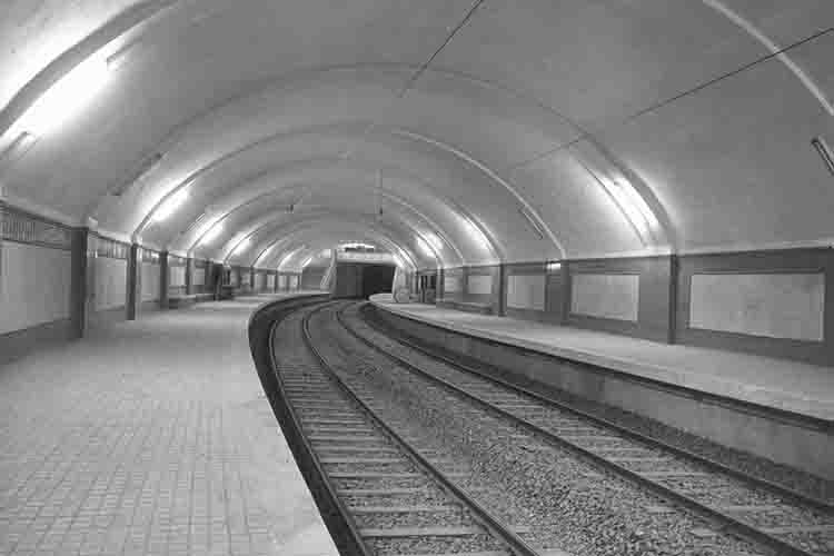 Platform at Virrei Amat station, 1959. Photograph by Puig Farran. Source: TMB Foundation Archive.