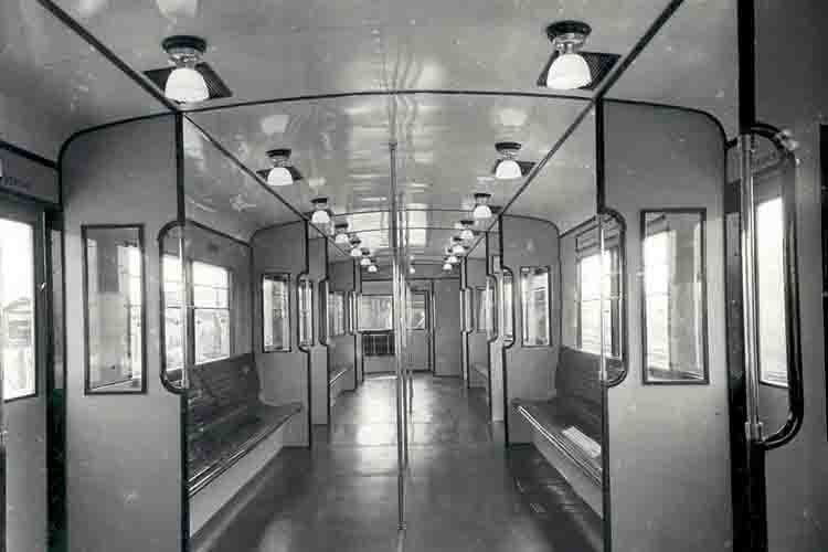 Interior of a Series 200 train, 1944. Photograph by Puig Farran. Source: TMB Foundation Archive.